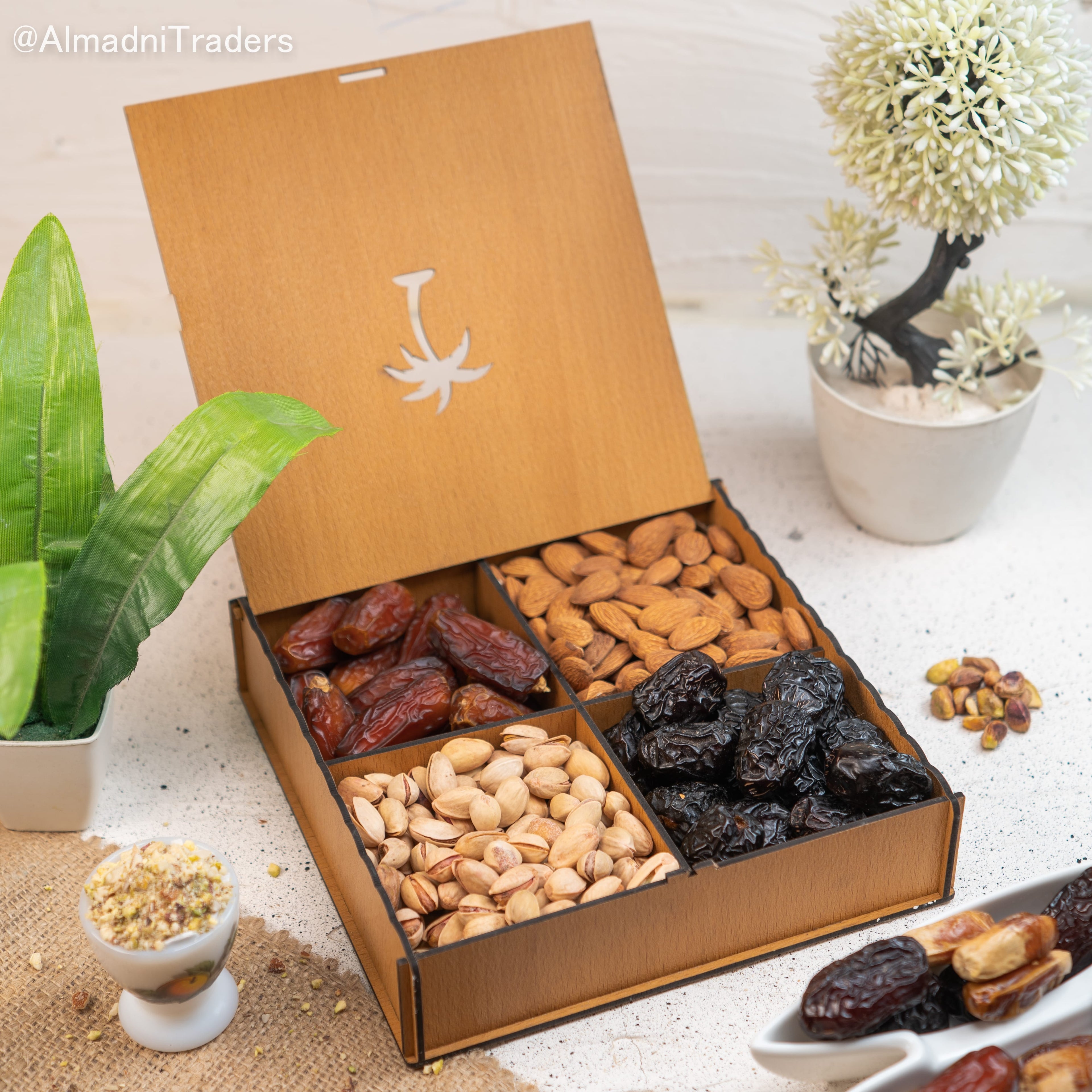 Al Ihtifal Gift Basket (Arabian Dates & dry fruits) 