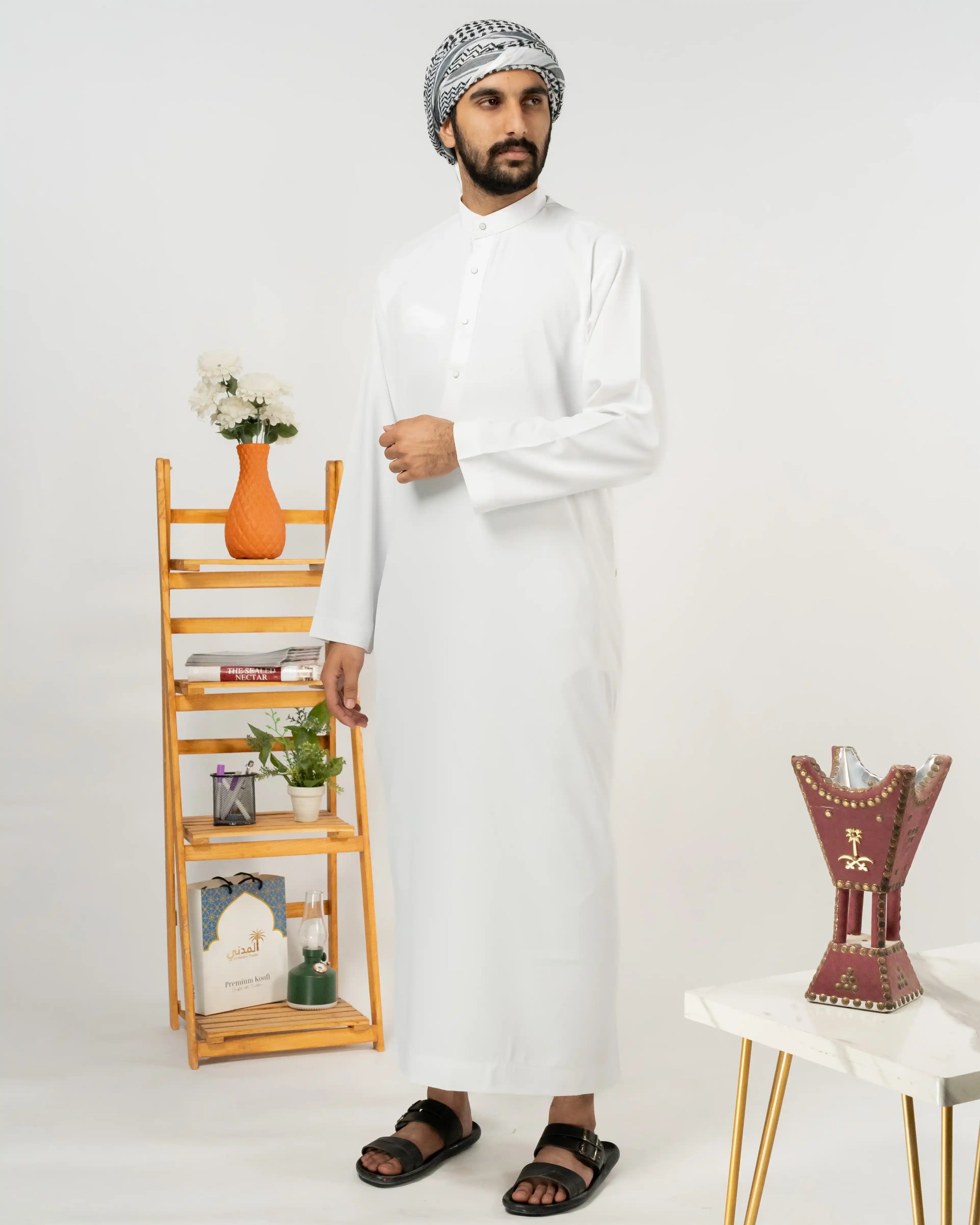 Saudi White Thobe Collared