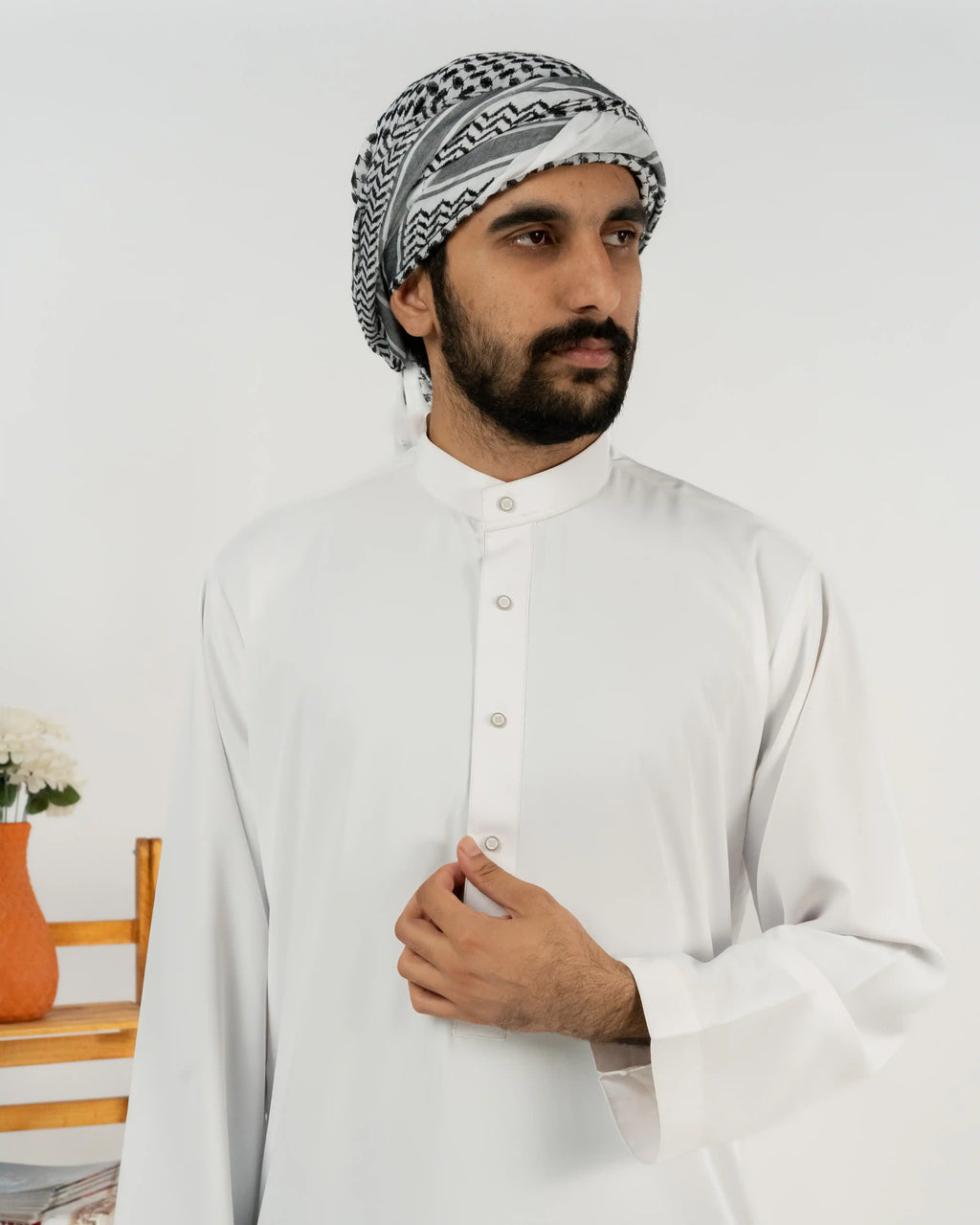 Saudi White Thobe Collared