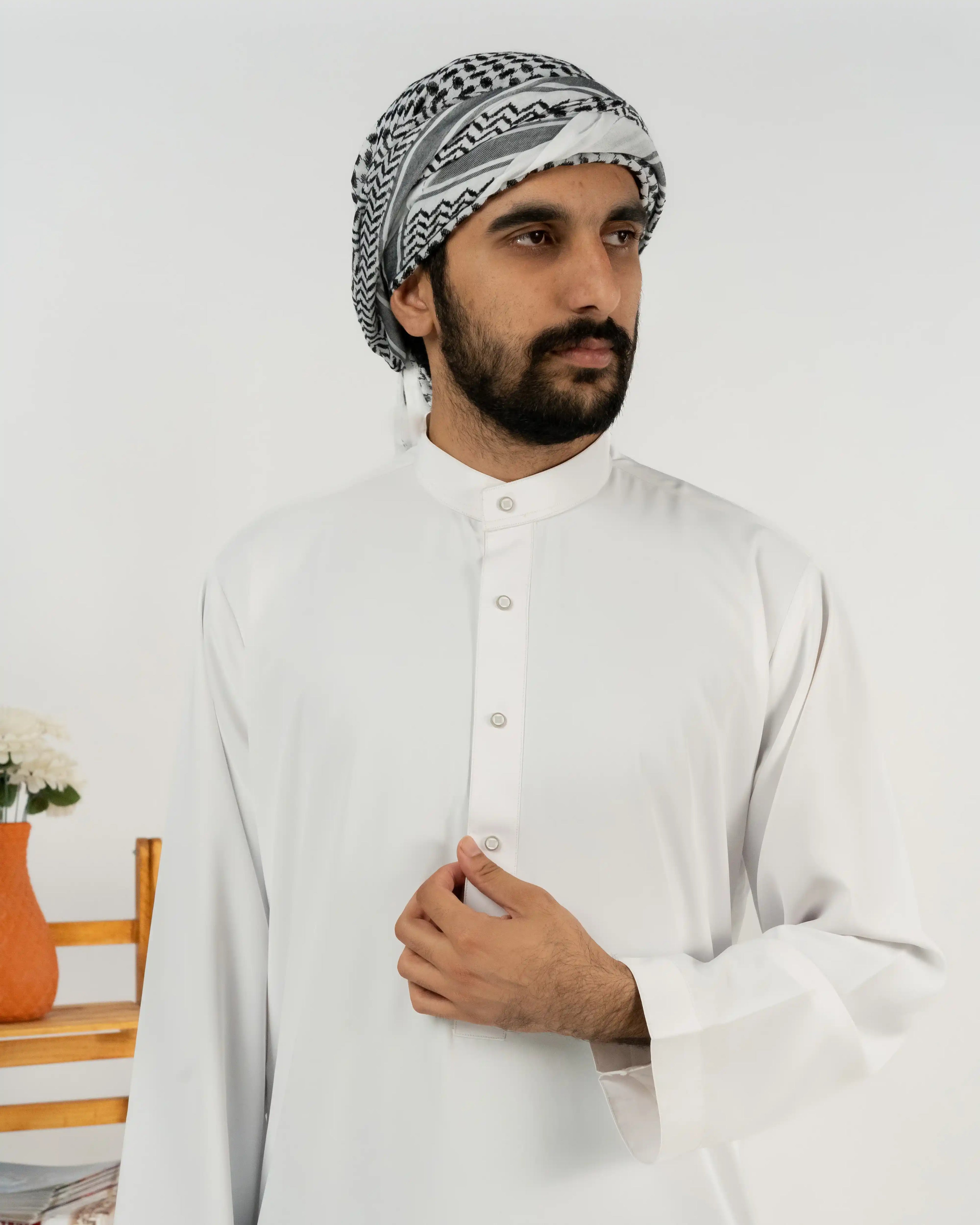 Saudi White Thobe Collared