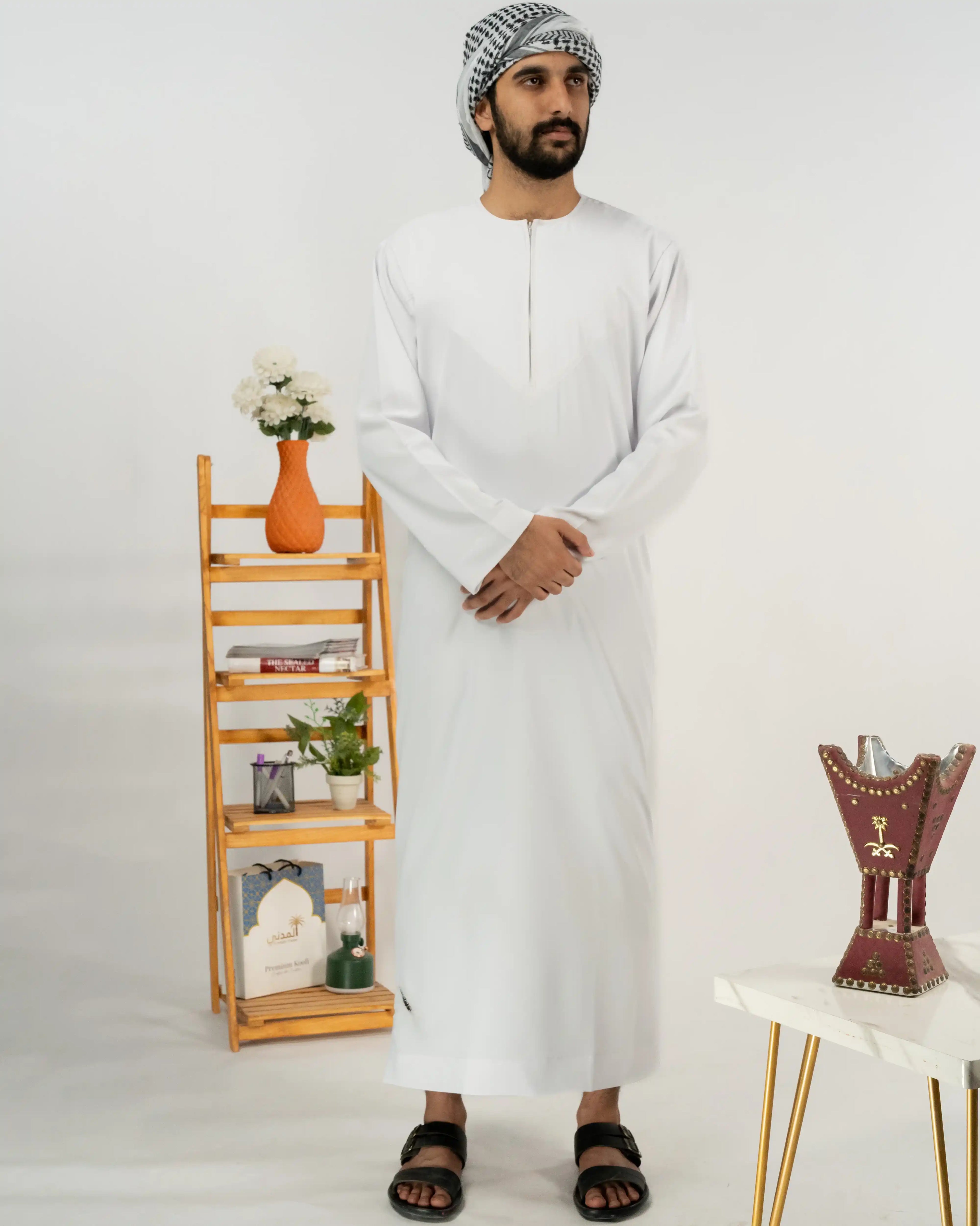 Saudi White Thobe (Colorless)